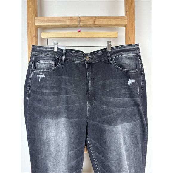 NWT Flying Monkey Vervet Erika Black Distressed Mom Jeans #0886 Size 16 - Picture 3 of 6